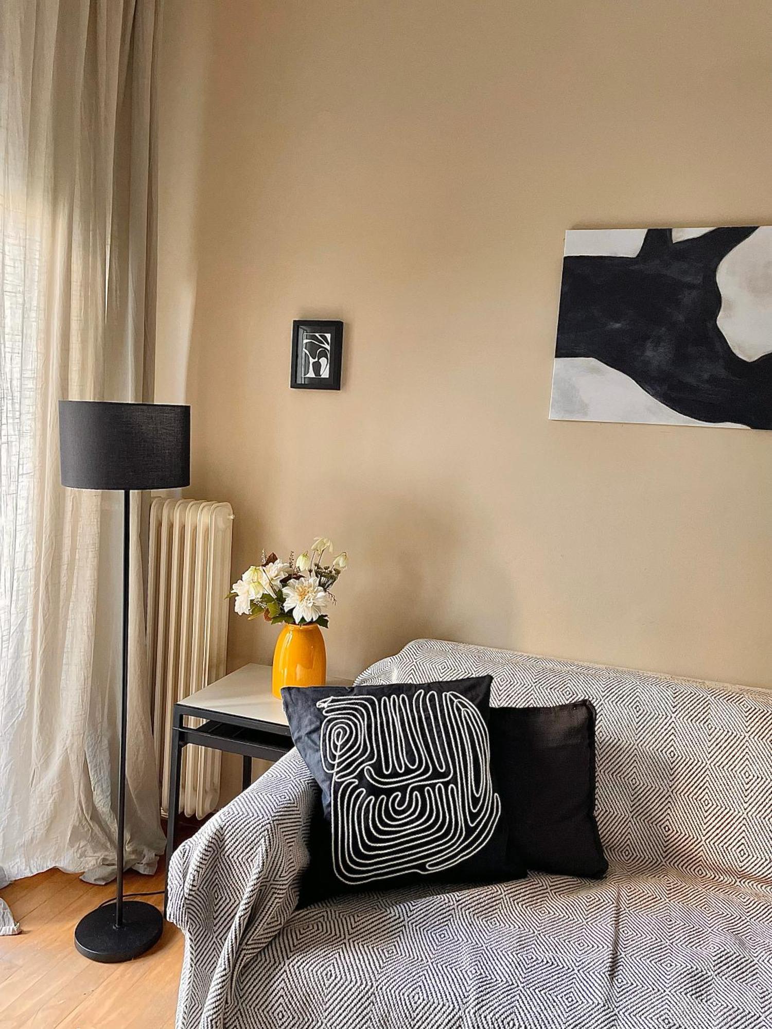 Comfy And Spacious Two Bedroom Apartment With Balcony Athens Exterior photo